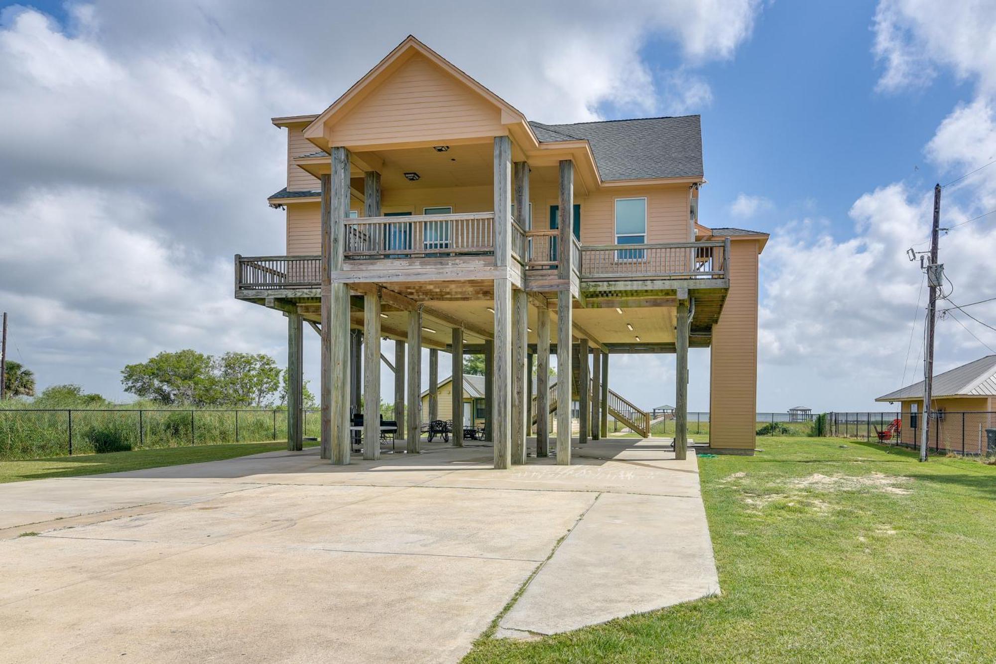 Pet-Friendly Port Arthur Retreat With Fishing Pier! Villa Exterior photo