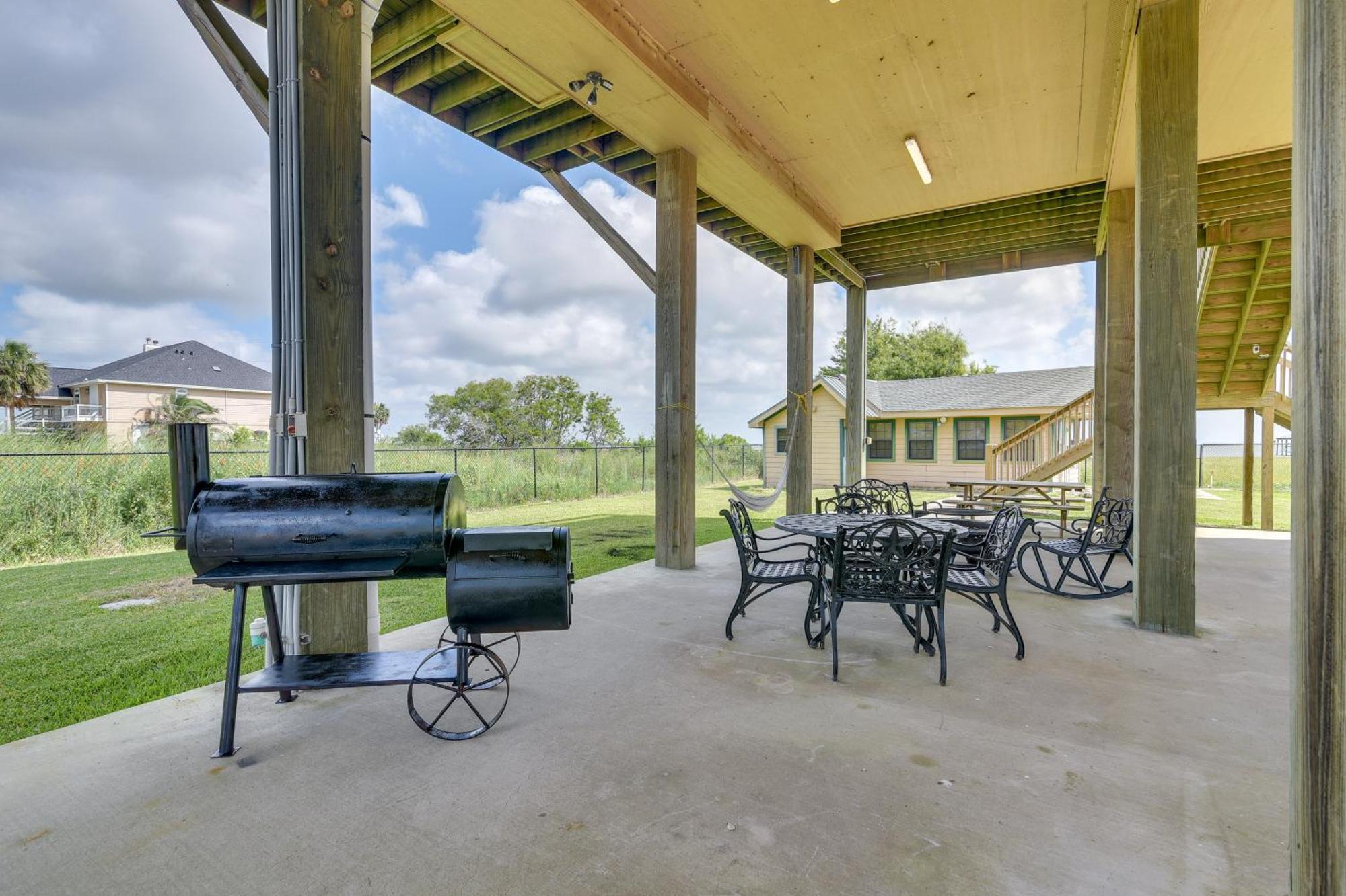 Pet-Friendly Port Arthur Retreat With Fishing Pier! Villa Exterior photo