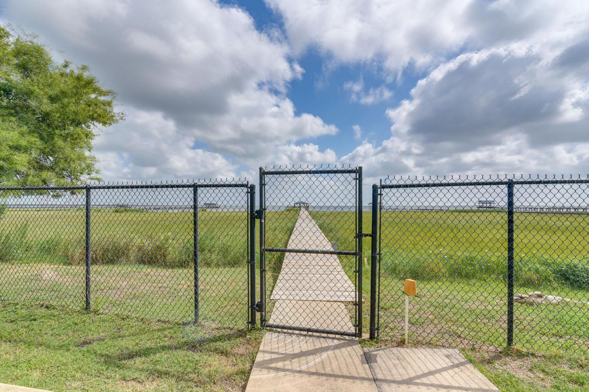 Pet-Friendly Port Arthur Retreat With Fishing Pier! Villa Exterior photo